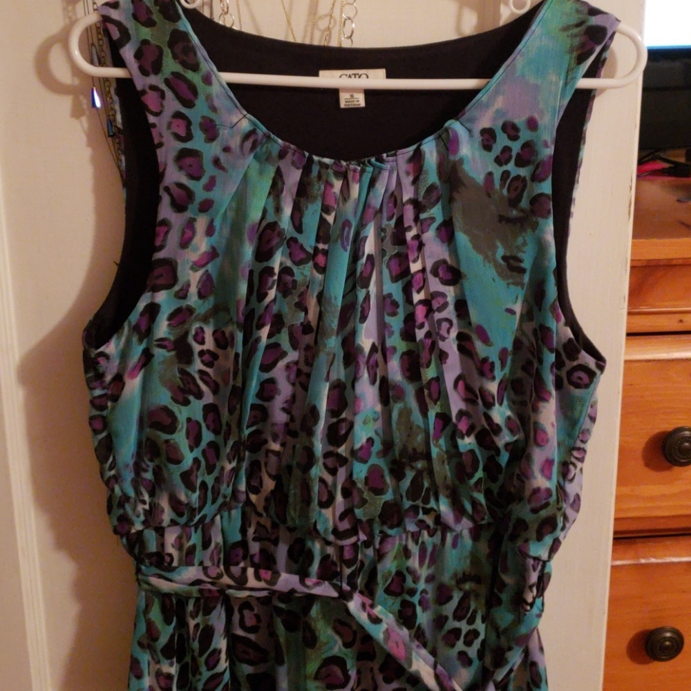 Patterned Dress - Picture 2 of 3